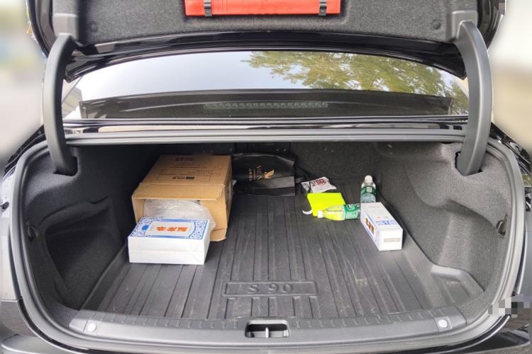Used Volvo S90 2026 B5 Zhiyuan Luxury Edition Trunk