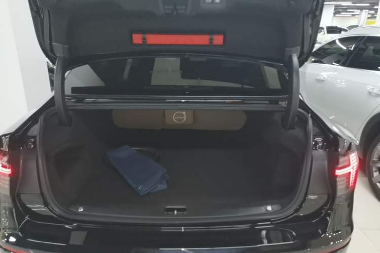 Used Volvo S90 2026 B5 Zhiyuan Luxury Edition Trunk