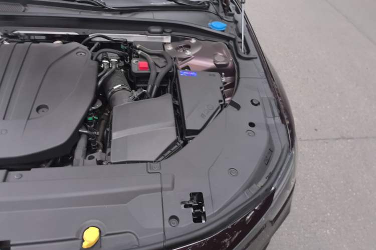 Used Volvo S90 2026 B5 Zhiyuan Luxury Edition Engine Bay Left