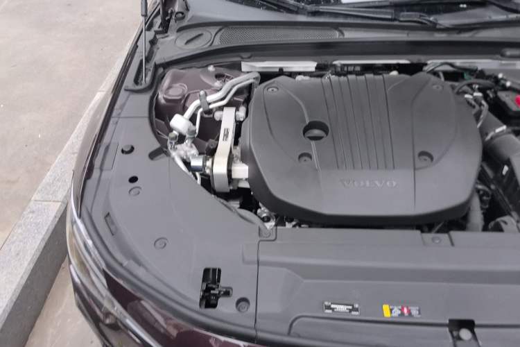 Used Volvo S90 2026 B5 Zhiyuan Luxury Edition Engine Bay Right