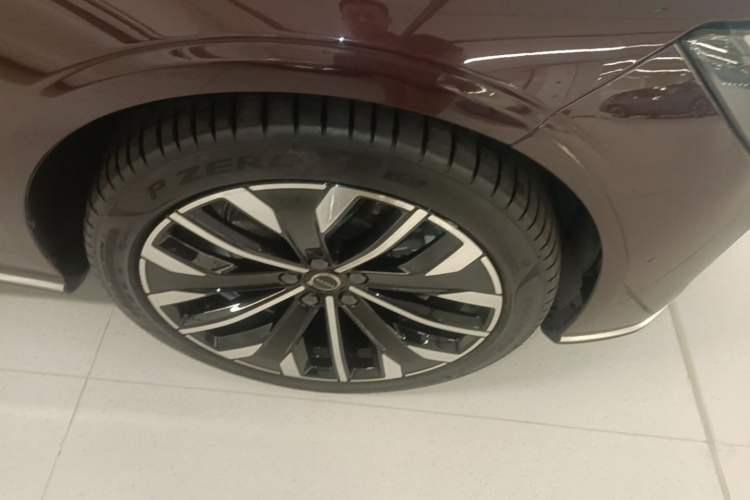 Used Volvo S90 2026 B5 Zhiya Luxury Edition Right Front Wheel Hub