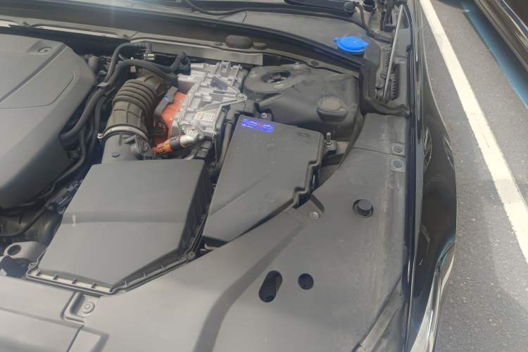 Used Volvo S90 New Energy 2022 T8 eDrive Hybrid Luxury Edition Engine Bay Left