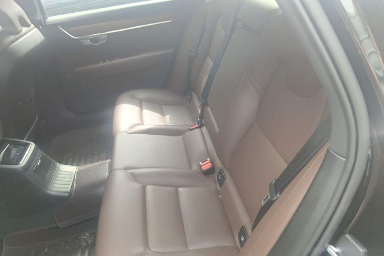 Used Volvo S90 New Energy 2022 T8 eDrive Hybrid Luxury Edition Left Rear Seat