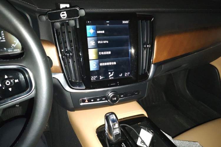 Used Volvo S90 New Energy 2019 T8 E-Drive Hybrid Intelligent Luxury Version China V Standard Audio And AC Panel