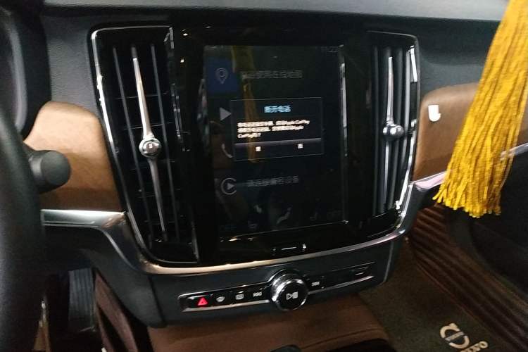 Used Volvo S90 New Energy 2019 T8 e-Drive Hybrid Intelligent Luxury Version China VI Standard Audio And AC Panel