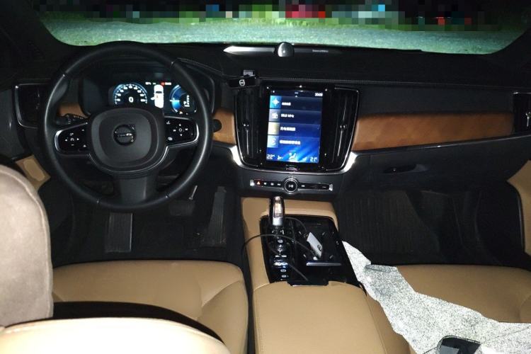 Used Volvo S90 New Energy 2019 T8 E-Drive Hybrid Intelligent Luxury Version China V Standard Center Console