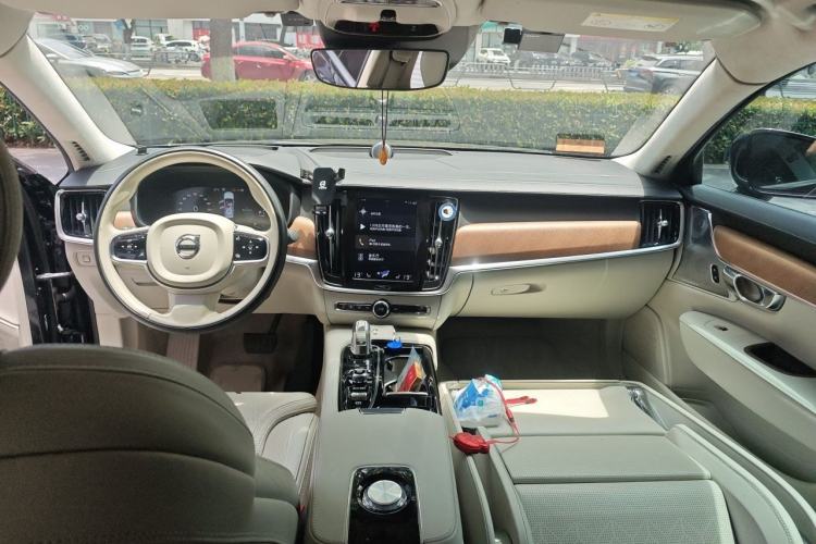 Used Volvo S90 New Energy 2019 T8 E-Drive Hybrid Honor Edition 3 Seats China V Standard Center Console