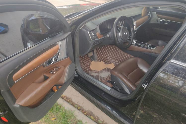 Used Volvo S90 New Energy 2019 T8 E-Drive Hybrid Intelligent Luxury Version China V Standard Driver Seat