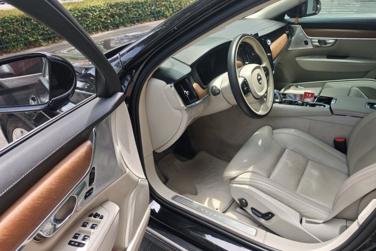 Used Volvo S90 New Energy 2019 T8 E-Drive Hybrid Honor Edition 3 Seats China V Standard Driver Seat