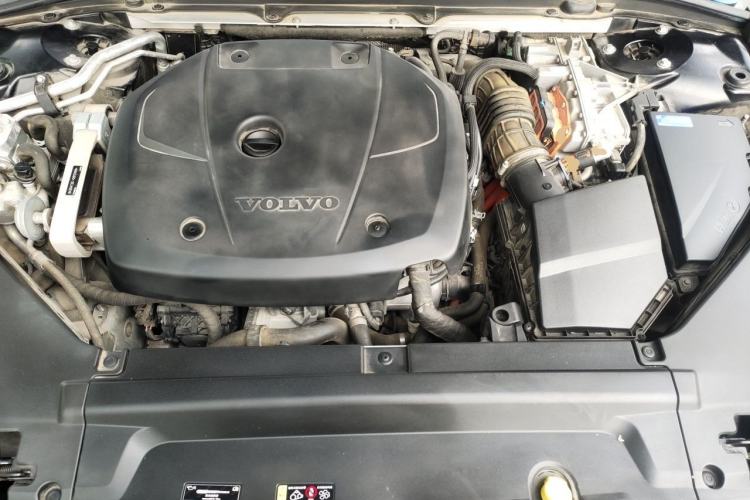 Used Volvo S90 New Energy 2019 T8 E-Drive Hybrid Intelligent Luxury Version China V Standard Engine Bay