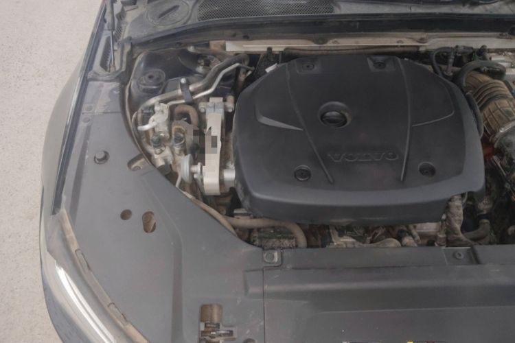 Used Volvo S90 New Energy 2019 T8 E-Drive Hybrid Intelligent Luxury Version China V Standard Engine Bay Right