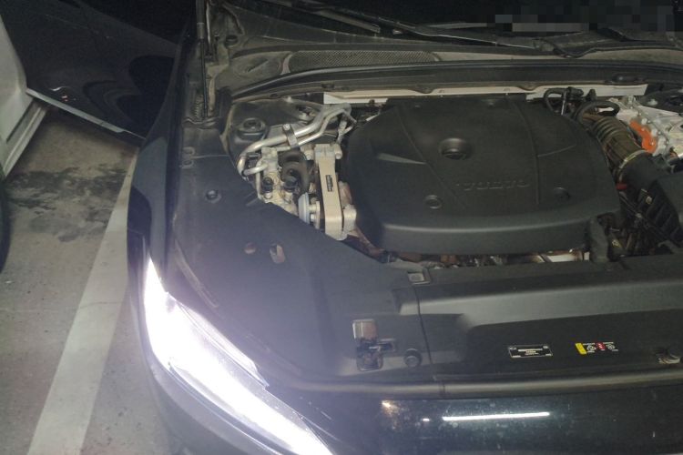 Used Volvo S90 New Energy 2019 T8 E-Drive Hybrid Intelligent Luxury Version China V Standard Engine Bay Right