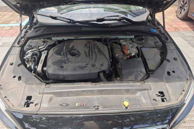 Used Volvo S90 New Energy 2019 T8 E-Drive Hybrid Honor Edition 3 Seats China V Standard Engine Bay