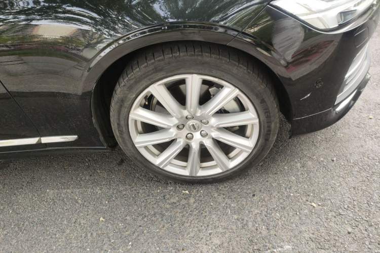 Used Volvo S90 New Energy 2019 T8 E-Drive Hybrid Intelligent Luxury Version China V Standard Exterior 7