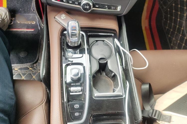 Used Volvo S90 New Energy 2019 T8 E-Drive Hybrid Intelligent Luxury Version China V Standard Gear Lever