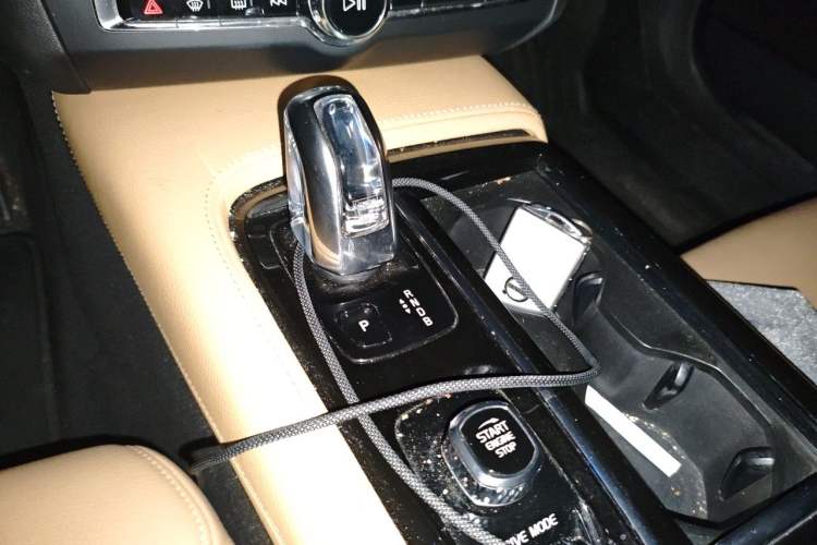 Used Volvo S90 New Energy 2019 T8 E-Drive Hybrid Intelligent Luxury Version China V Standard Gear Lever
