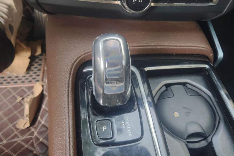 Used Volvo S90 New Energy 2019 T8 E-Drive Hybrid Intelligent Luxury Version China V Standard Gear Lever