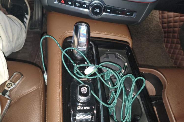 Used Volvo S90 New Energy 2019 T8 E-Drive Hybrid Intelligent Luxury Version China V Standard Gear Lever