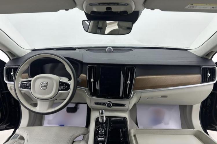 Used Volvo S90 New Energy 2019 T8 E-Drive Hybrid Honor Edition 3 Seats China VI Standard Interior 1