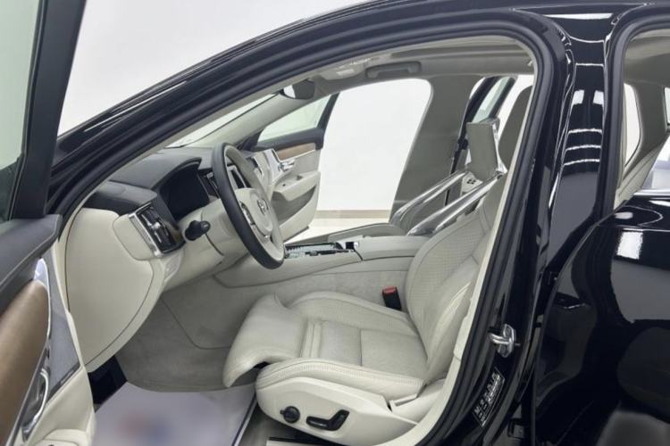 Used Volvo S90 New Energy 2019 T8 E-Drive Hybrid Honor Edition 3 Seats China VI Standard Interior 3