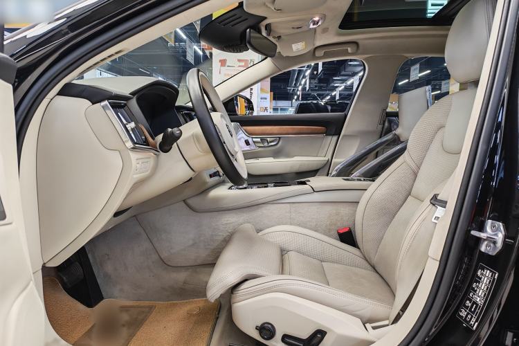 Used Volvo S90 New Energy 2019 T8 E-Drive Hybrid Honor Edition 3 Seats China VI Standard Interior 6