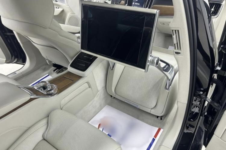 Used Volvo S90 New Energy 2019 T8 E-Drive Hybrid Honor Edition 3 Seats China VI Standard Interior 7