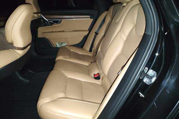 Used Volvo S90 New Energy 2019 T8 E-Drive Hybrid Intelligent Luxury Version China V Standard Left Rear Seat