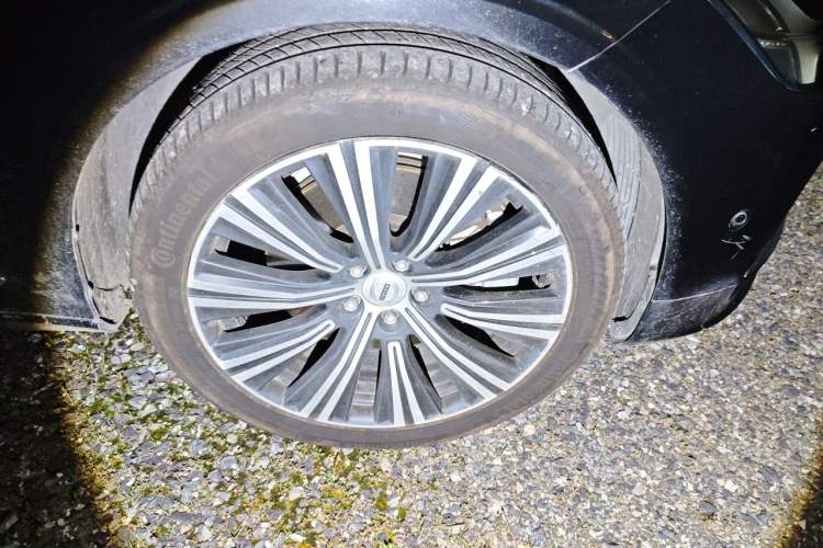 Used Volvo S90 New Energy 2019 T8 E-Drive Hybrid Intelligent Luxury Version China V Standard Right Front Wheel Hub