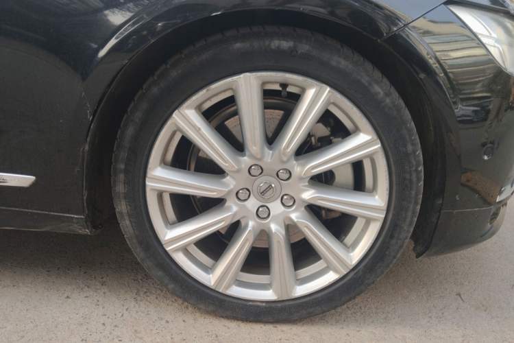 Used Volvo S90 New Energy 2019 T8 E-Drive Hybrid Intelligent Luxury Version China V Standard Right Front Wheel Hub