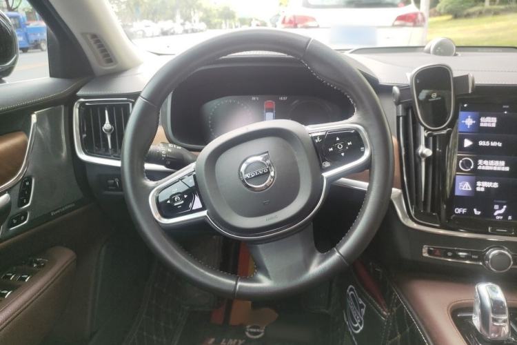 Used Volvo S90 New Energy 2019 T8 E-Drive Hybrid Intelligent Luxury Version China V Standard Steering Wheel