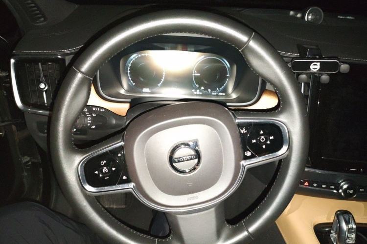 Used Volvo S90 New Energy 2019 T8 E-Drive Hybrid Intelligent Luxury Version China V Standard Steering Wheel