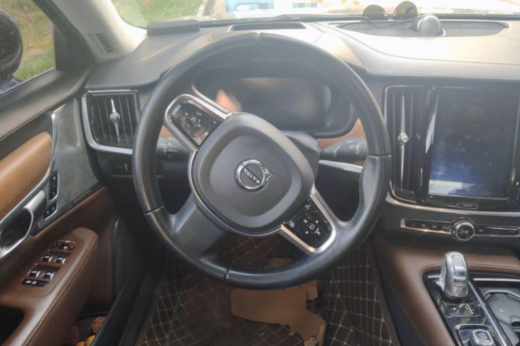 Used Volvo S90 New Energy 2019 T8 E-Drive Hybrid Intelligent Luxury Version China V Standard Steering Wheel