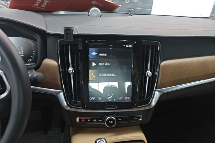 Used Volvo S90 New Energy 2019 T8 e-Drive Hybrid Intelligent Luxury Version China VI Standard Audio And AC Panel