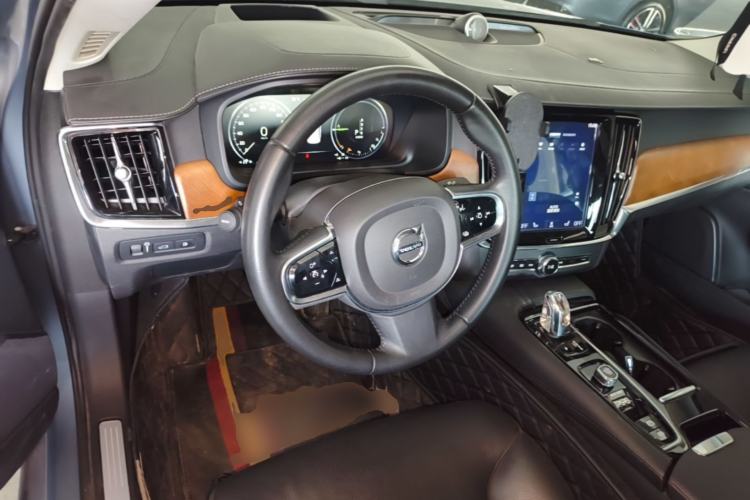Used Volvo S90 New Energy 2019 T8 e-Drive Hybrid Intelligent Luxury Version China VI Standard Center Console