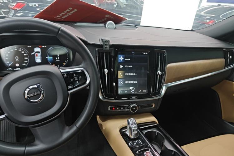 Used Volvo S90 New Energy 2019 T8 e-Drive Hybrid Intelligent Luxury Version China VI Standard Center Console