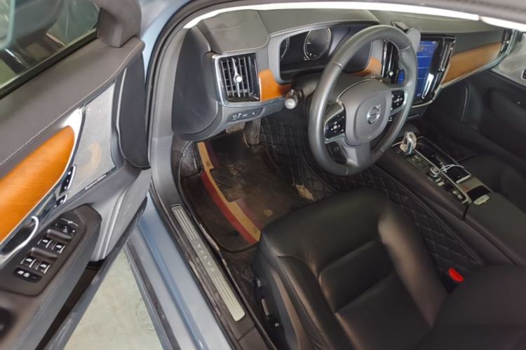 Used Volvo S90 New Energy 2019 T8 e-Drive Hybrid Intelligent Luxury Version China VI Standard Driver Seat