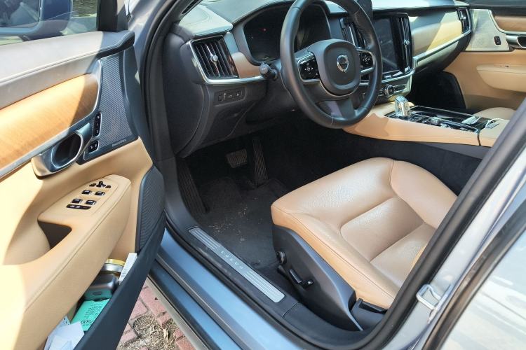 Used Volvo S90 New Energy 2019 T8 e-Drive Hybrid Intelligent Luxury Version China VI Standard Driver Seat