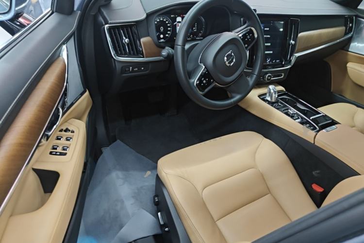 Used Volvo S90 New Energy 2019 T8 e-Drive Hybrid Intelligent Luxury Version China VI Standard Driver Seat