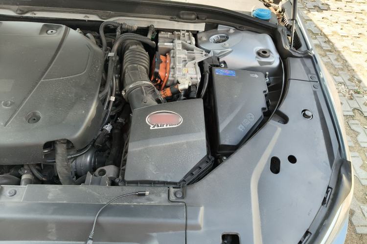 Used Volvo S90 New Energy 2019 T8 e-Drive Hybrid Intelligent Luxury Version China VI Standard Engine Bay Left