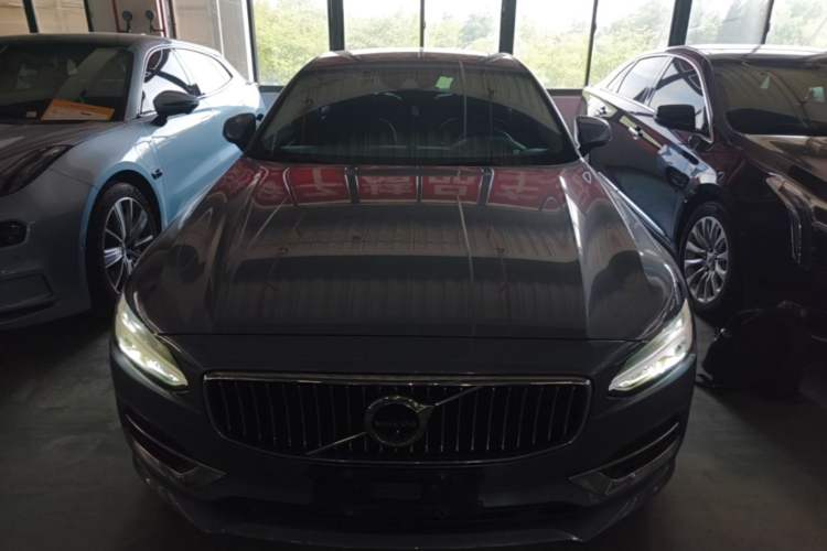 Used Volvo S90 New Energy 2019 T8 e-Drive Hybrid Intelligent Luxury Version China VI Standard Front