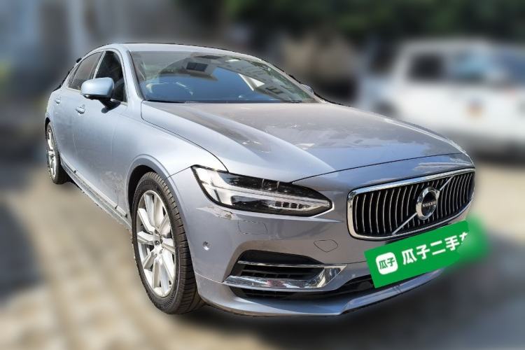 Used Volvo S90 New Energy 2019 T8 e-Drive Hybrid Intelligent Luxury Version China VI Standard Front Right 45 Deg