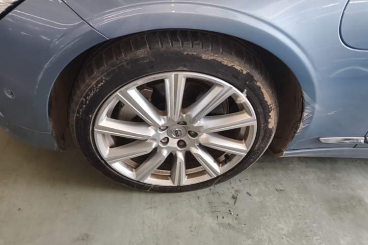 Used Volvo S90 New Energy 2019 T8 e-Drive Hybrid Intelligent Luxury Version China VI Standard Left Front Wheel Hub