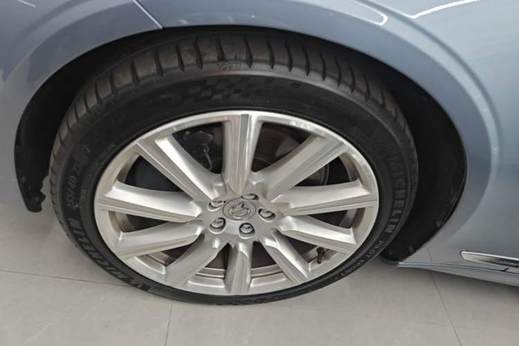 Used Volvo S90 New Energy 2019 T8 e-Drive Hybrid Intelligent Luxury Version China VI Standard Left Front Wheel Hub