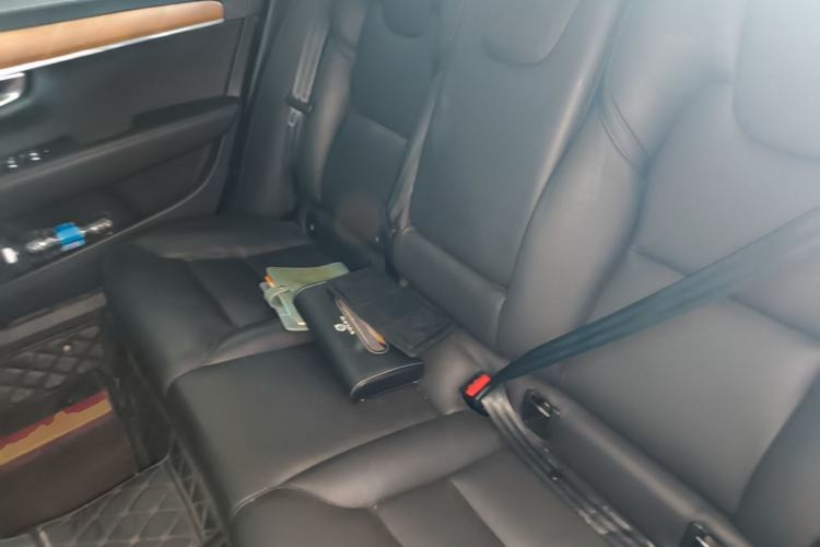 Used Volvo S90 New Energy 2019 T8 e-Drive Hybrid Intelligent Luxury Version China VI Standard Left Rear Seat