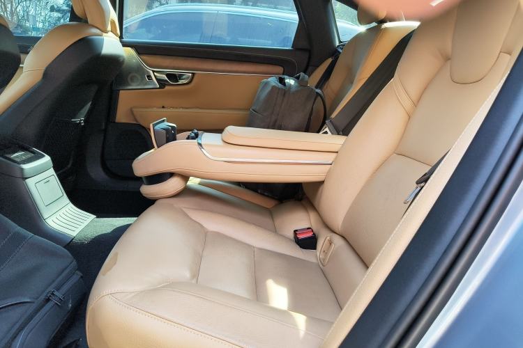 Used Volvo S90 New Energy 2019 T8 e-Drive Hybrid Intelligent Luxury Version China VI Standard Left Rear Seat