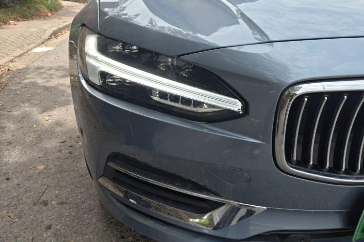 Used Volvo S90 New Energy 2019 T8 e-Drive Hybrid Intelligent Luxury Version China VI Standard Right Front Headlight