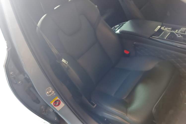 Used Volvo S90 New Energy 2019 T8 e-Drive Hybrid Intelligent Luxury Version China VI Standard Right Front Seat
