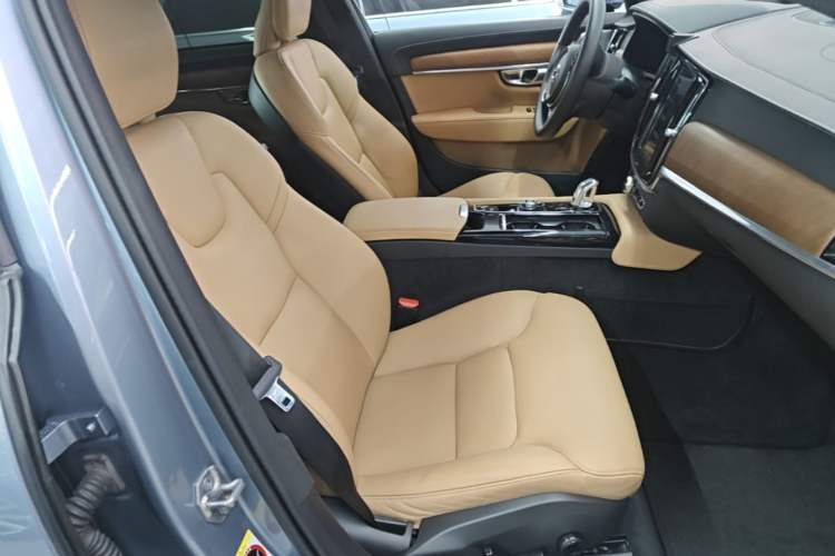 Used Volvo S90 New Energy 2019 T8 e-Drive Hybrid Intelligent Luxury Version China VI Standard Right Front Seat