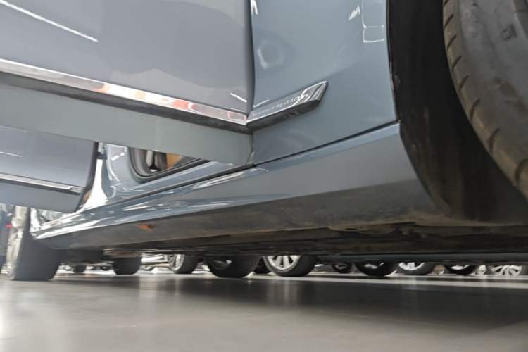 Used Volvo S90 New Energy 2019 T8 e-Drive Hybrid Intelligent Luxury Version China VI Standard Right Side Sill