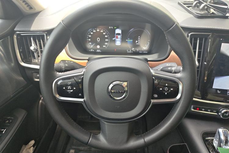 Used Volvo S90 New Energy 2019 T8 e-Drive Hybrid Intelligent Luxury Version China VI Standard Steering Wheel